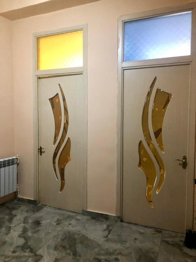 Karson Family Hostel & Guest House Yerevan Bagian luar foto